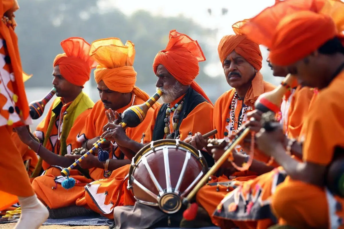 The Role of Music in Indian Culture: From Traditional to Contemporary Concerts - YORD